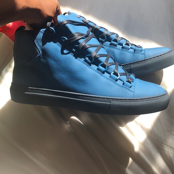 Balenciaga Arena Sneaker - Picture 3 of 8